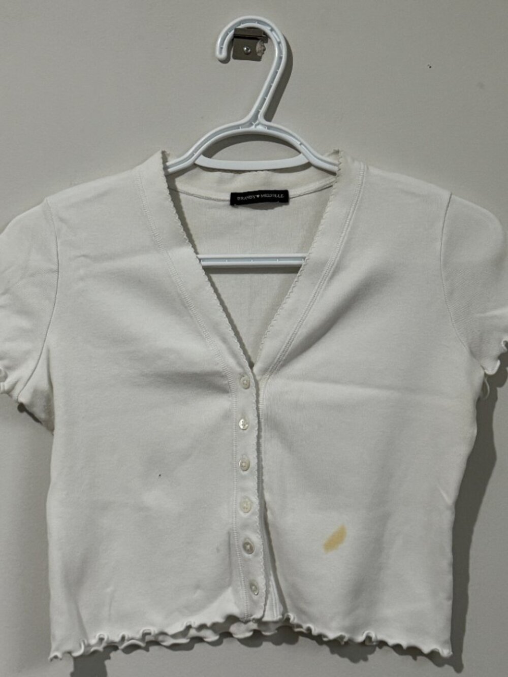 White Brandy Melville Button-Up Lettuce-Edged Short Sleeve Cropped Top - Picture 2 of 4